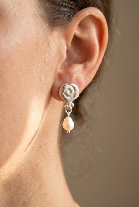 Granea Earrings | Silver + Natural Pearls