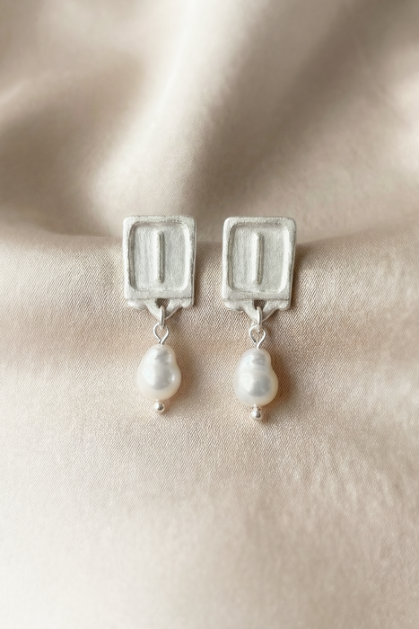 Malen Earrings | Silver + Natural Pearl
