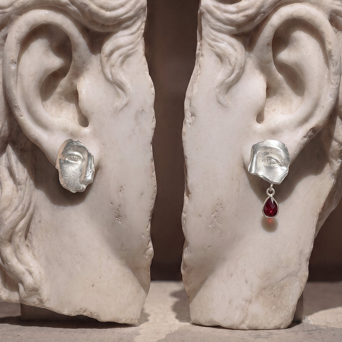 Oneira Ohrringe | Roter Granat + Silber