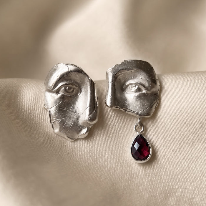 Oneira Ohrringe | Roter Granat + Silber